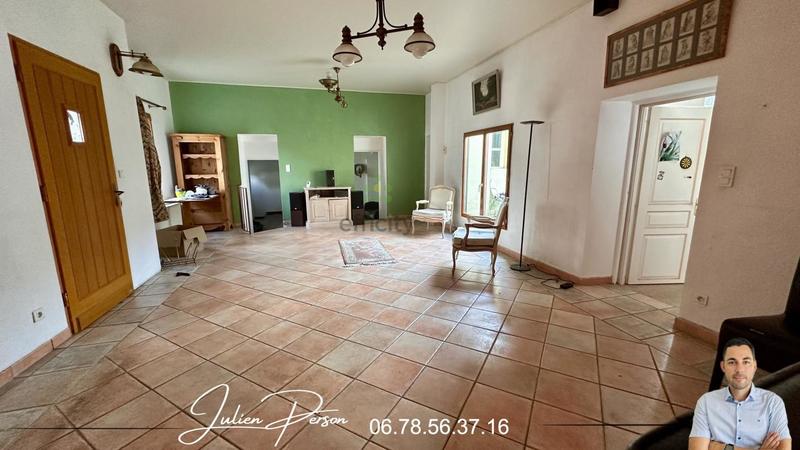 Maison - 205 m² - 5 pièces