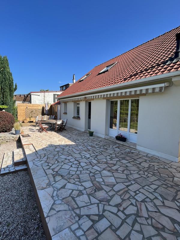 Maison traditionnelle - 160 m² - 5 pièces