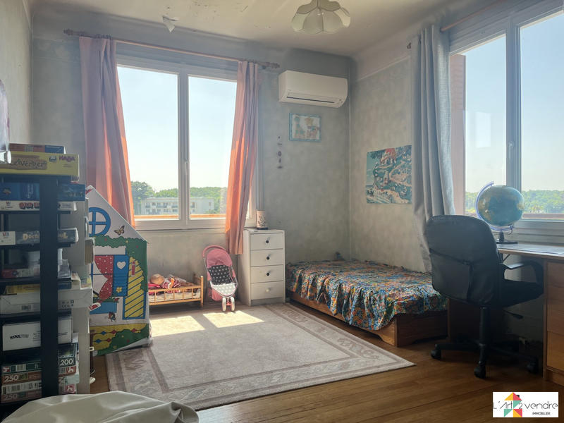 Maison - 249 m² - 9 pièces