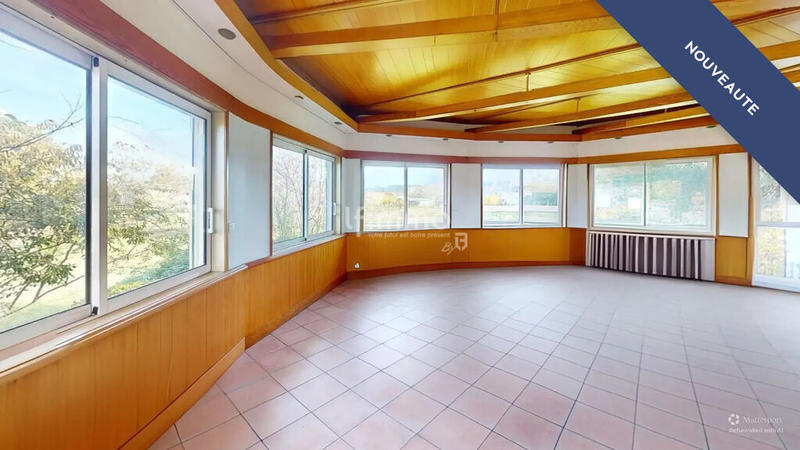 Demeure - 200 m² - 9 pièces