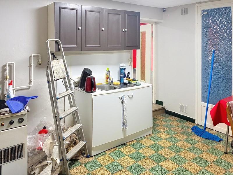 Local commercial - 161 m² - 5 pièces