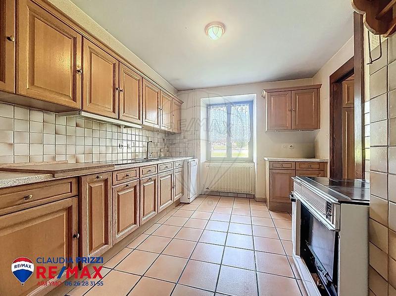 Maison - 255 m² - 9 pièces