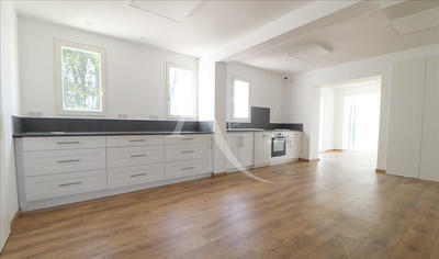 Maison - 240 m² - 7 pièces