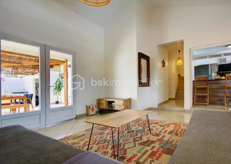 Villa - 100 m² - 5 pièces