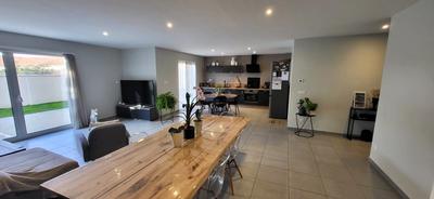 Maison - 104 m² - 4 pièces