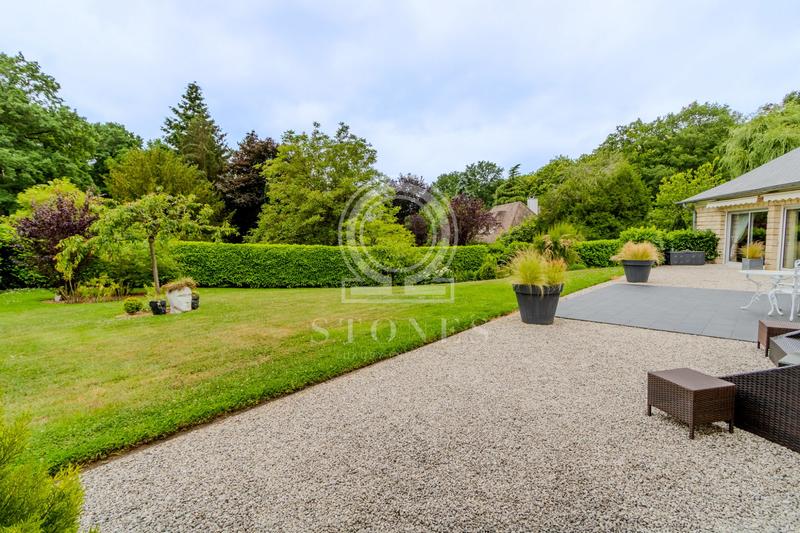 Maison contemporaine - 212 m² - 6 pièces