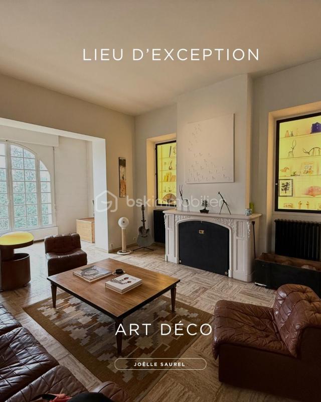 Propriété - 415 m² - 7 pièces