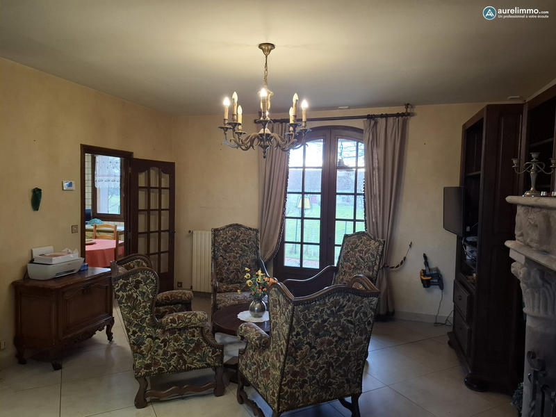 Maison traditionnelle - 149 m² - 5 pièces