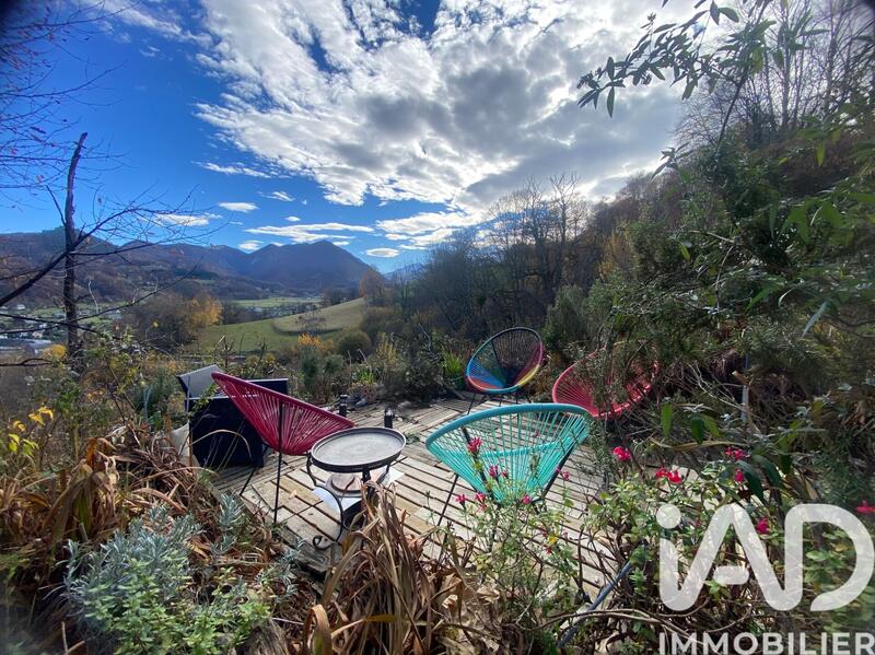 Maison - 275 m² - 10 pièces