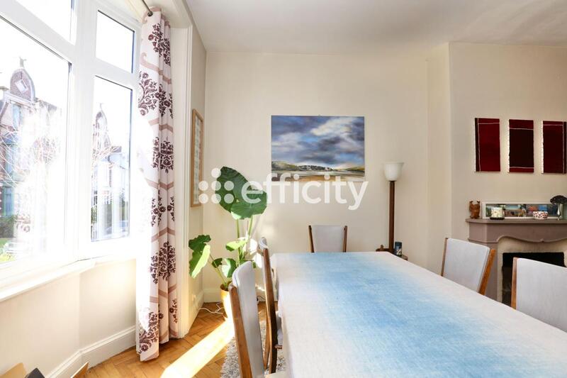 Maison - 183 m² - 9 pièces