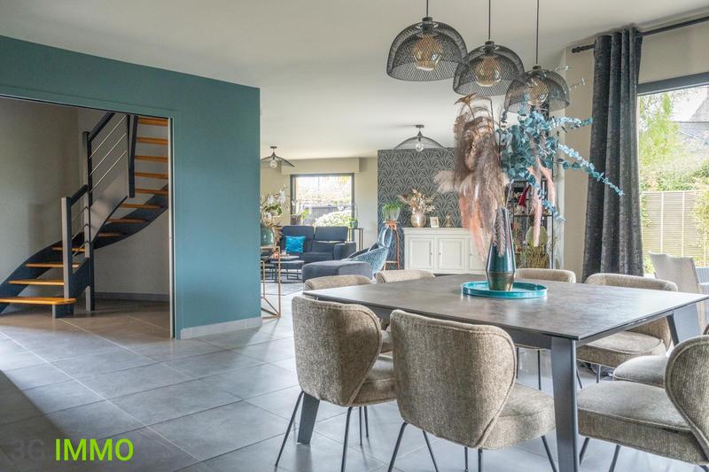 Maison contemporaine - 198 m² - 6 pièces