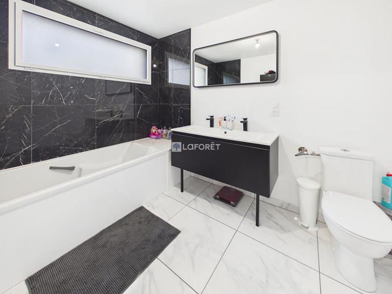 Maison - 112 m² - 6 pièces