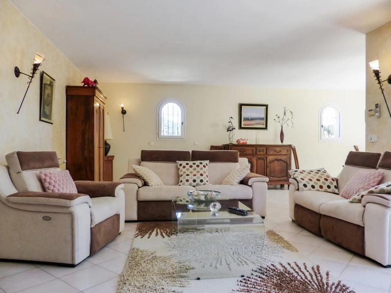 Maison - 229 m² - 9 pièces