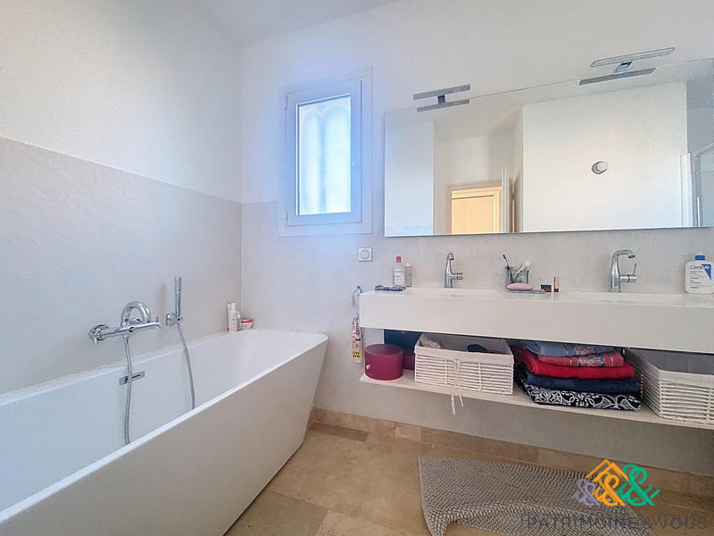 Maison - 187 m² - 5 pièces