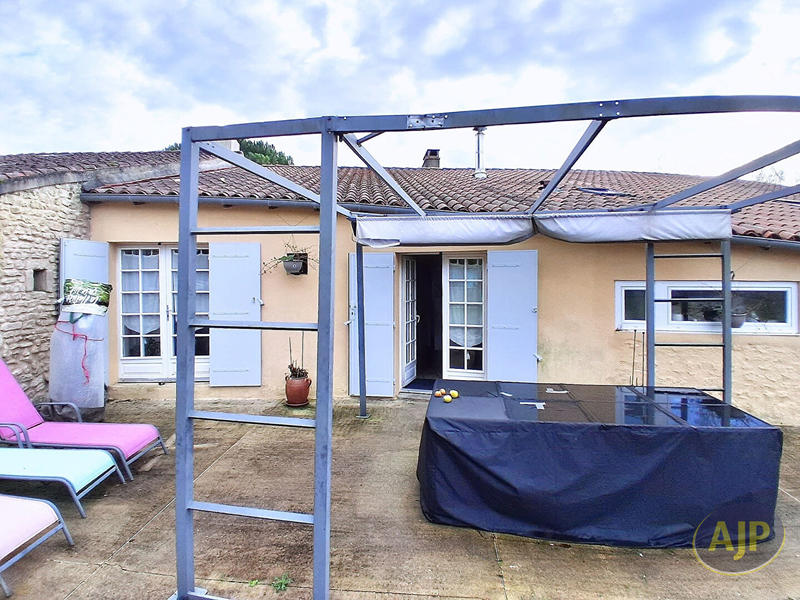 Maison - 195 m² - 6 pièces