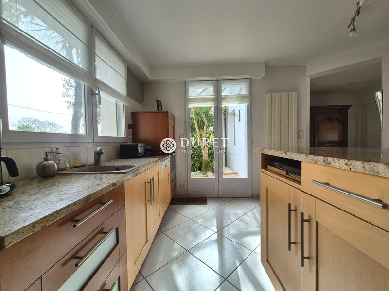 Maison - 205 m² - 6 pièces