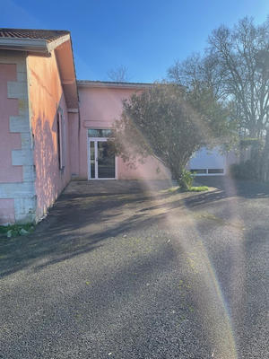 Maison - 457 m² - 7 pièces