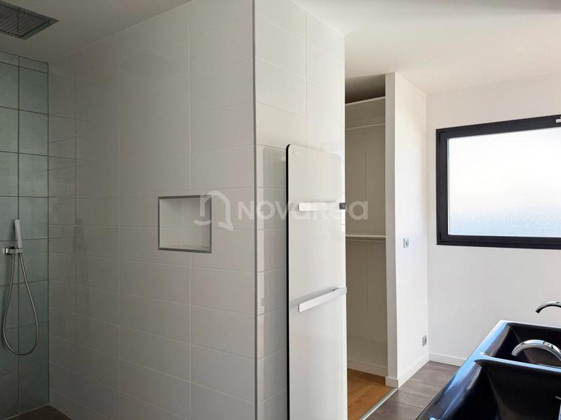 Maison - 265 m² - 8 pièces