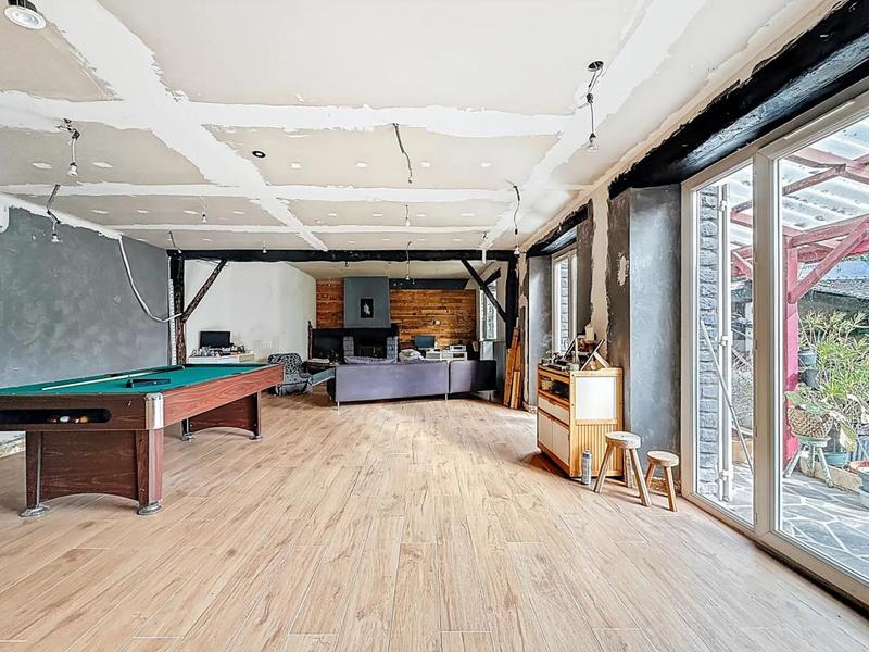 Maison - 220 m² - 4 pièces