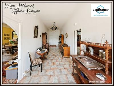 Maison - 254 m² - 12 pièces