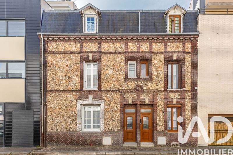 Maison - 97 m² - 5 pièces