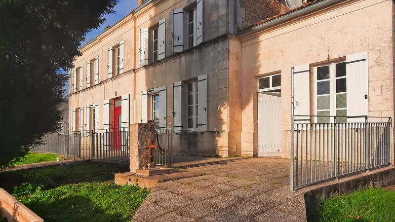 Maison de maîtres - 140 m² - 8 pièces
