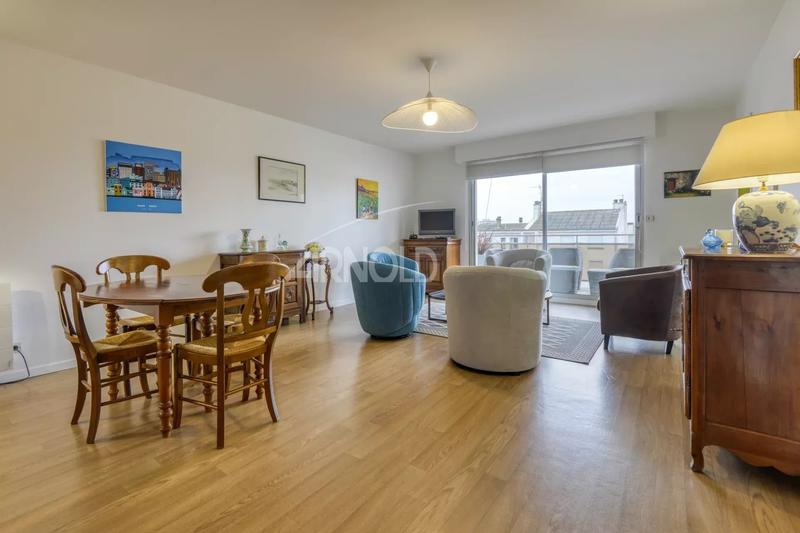 Appartement - 94 m² - 4 pièces