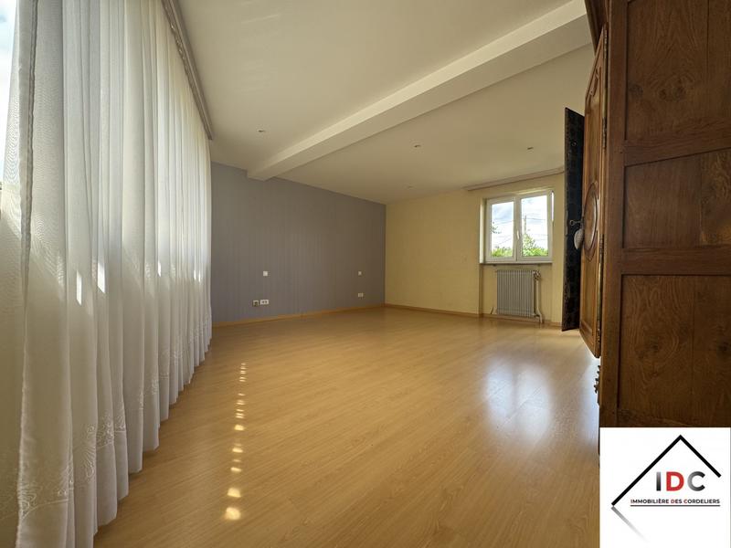 Maison - 418 m² - 10 pièces