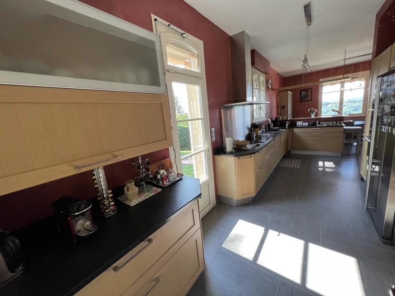 Maison - 380 m² - 9 pièces