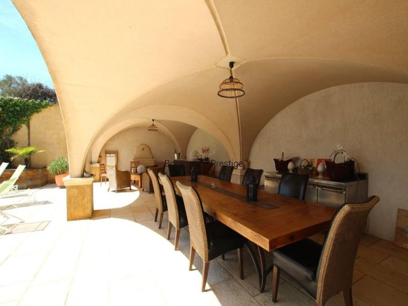 Propriété - 255 m² - 7 pièces