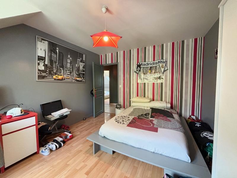 Maison - 195 m² - 7 pièces