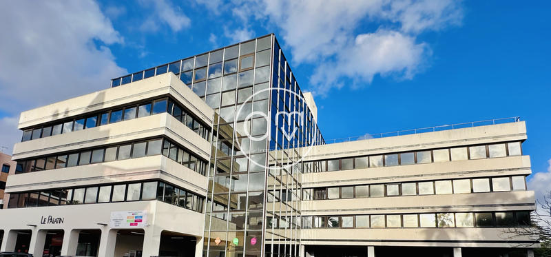 Local commercial - 99 m² - 5 pièces