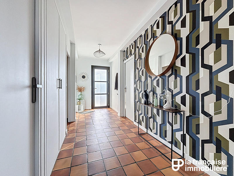 Maison - 218 m² - 8 pièces