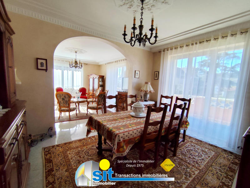 Maison - 201 m² - 6 pièces