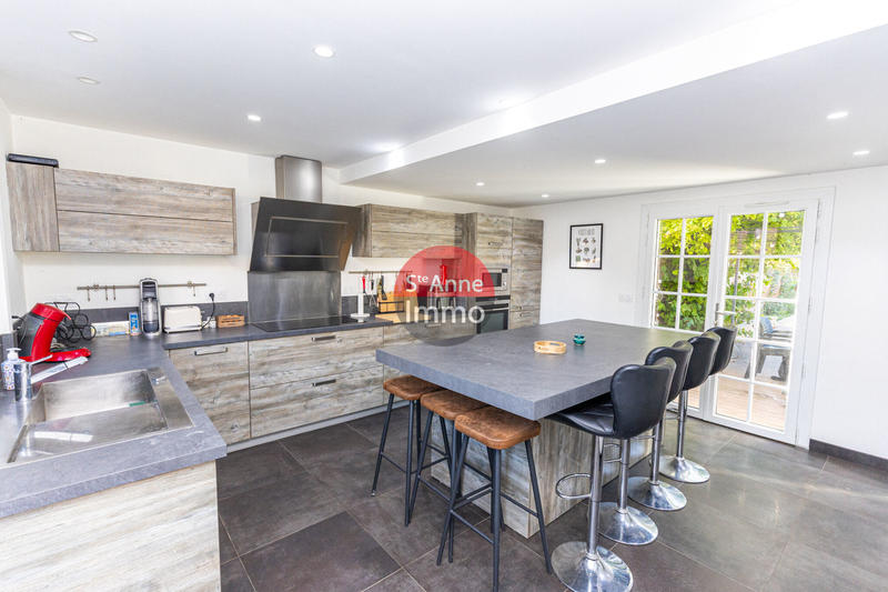 Maison - 195 m² - 5 pièces