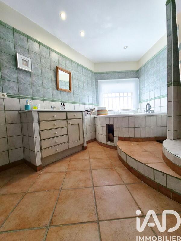 Maison de maîtres - 242 m² - 6 pièces