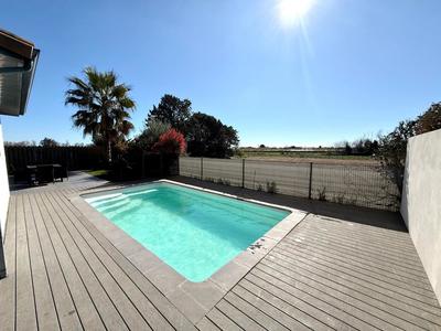 Maison - 244 m² - 10 pièces