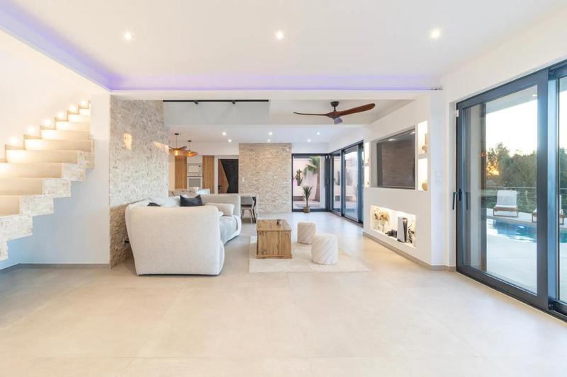 Villa - 250 m² - 7 pièces