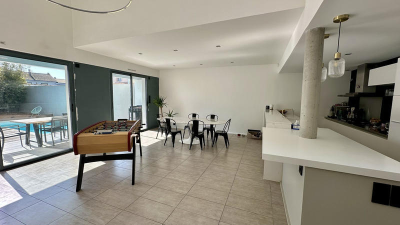 Villa - 180 m² - 6 pièces