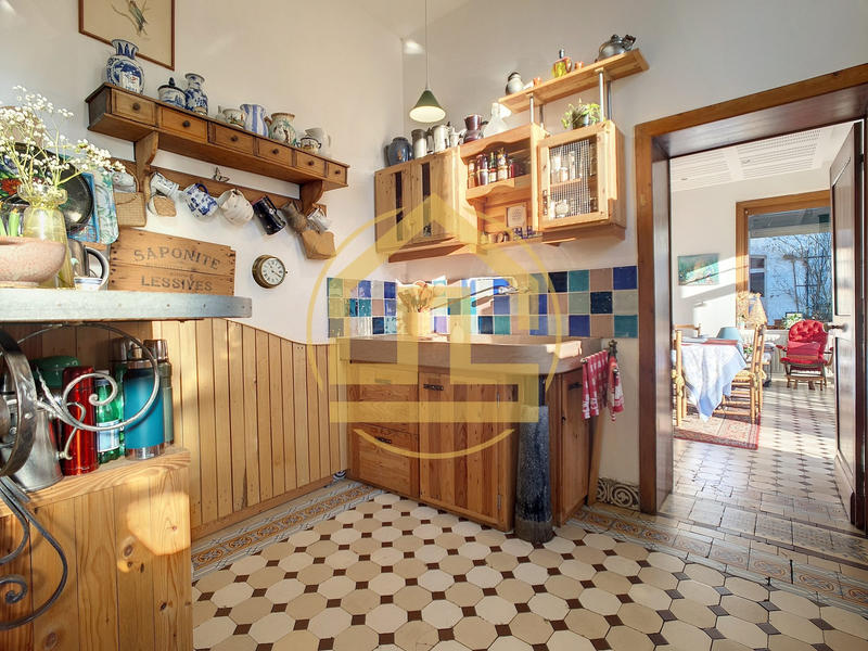 Maison - 430 m² - 13 pièces