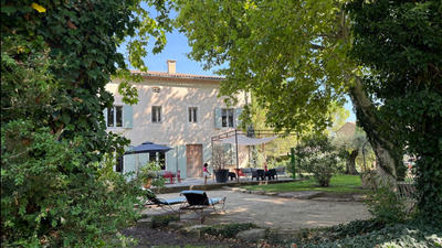 Bastide - 800 m² - 12 pièces