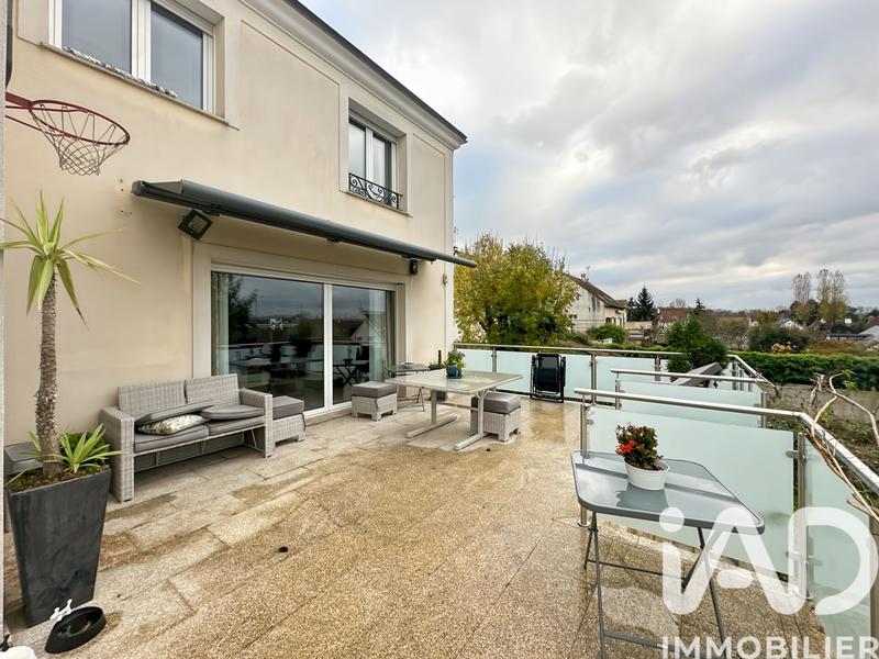 Maison - 270 m² - 8 pièces