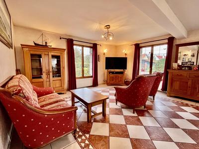 Maison traditionnelle - 274 m² - 8 pièces