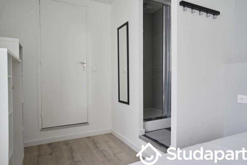 Chambre - 9 m² - 1 pièce