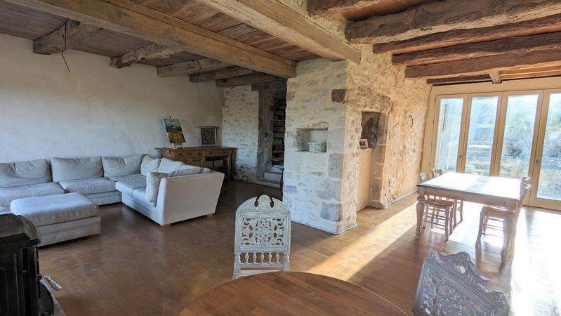 Maison - 187 m² - 4 pièces