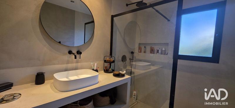 Maison - 180 m² - 5 pièces