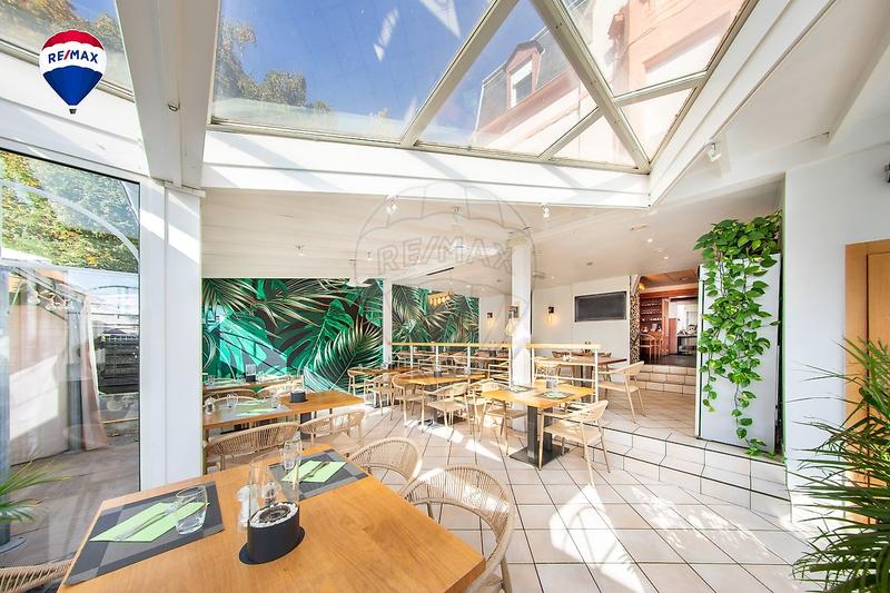 Magasins - 240 m² - 7 pièces