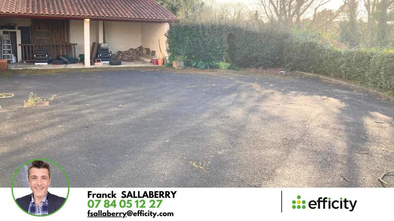 Maison - 215 m² - 9 pièces