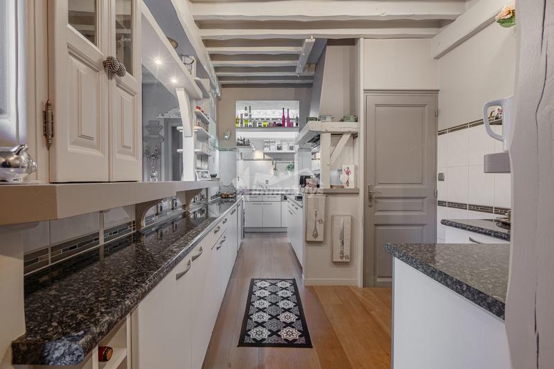 Maison ancienne - 260 m² - 5 pièces