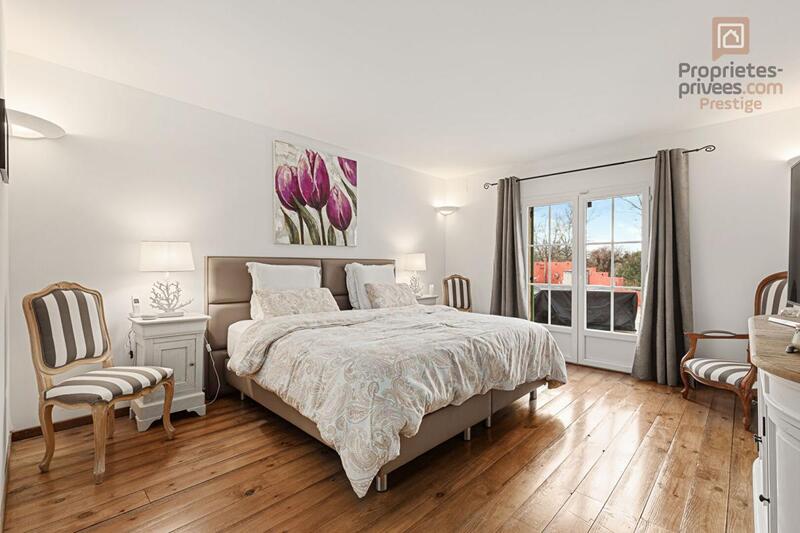 Maison - 246 m² - 8 pièces